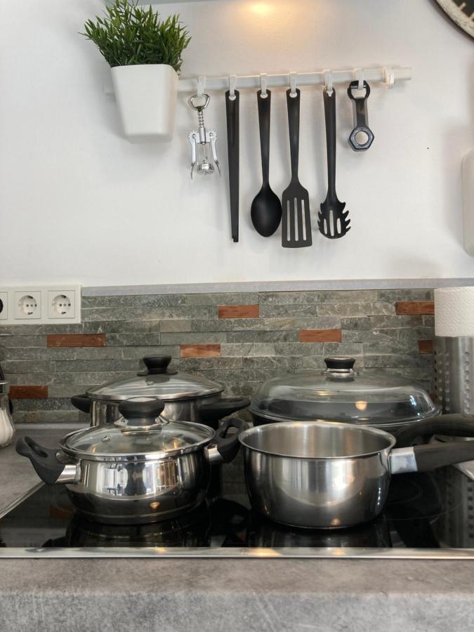 Living At Saarpartments - Adultsonly - Business & Holiday Homes With Kitchen For Long- And Short Term Stay, 3 Min To St Johanner Markt And Points Of Interest Саарбрюккен Экстерьер фото