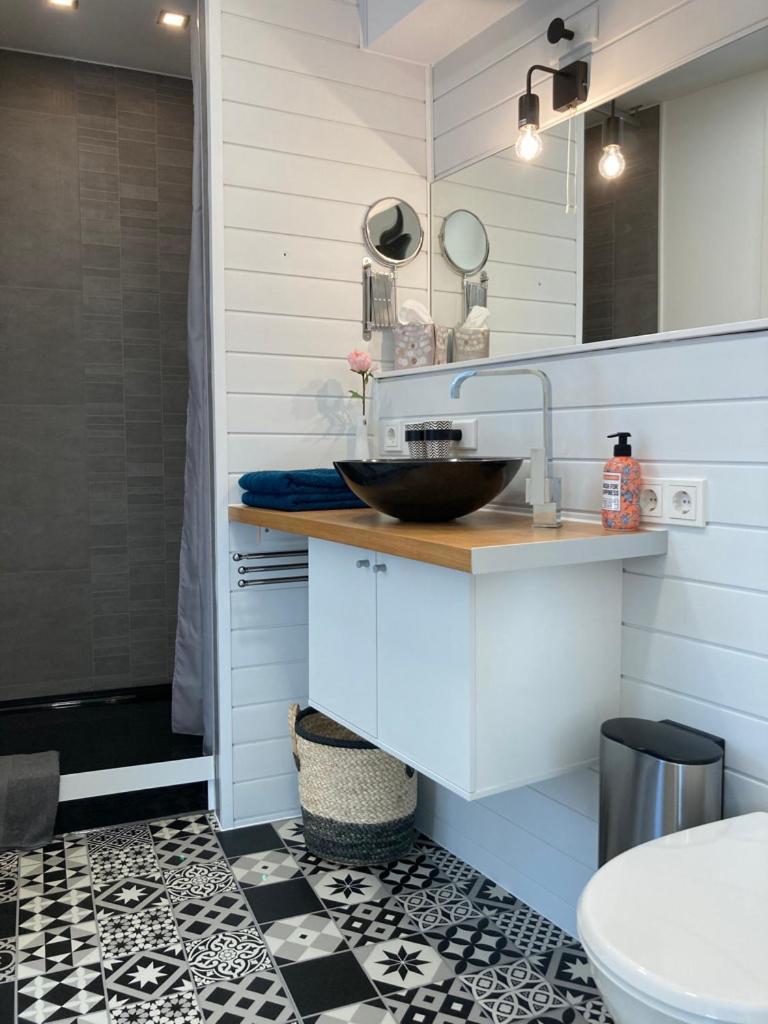 Living At Saarpartments - Adultsonly - Business & Holiday Homes With Kitchen For Long- And Short Term Stay, 3 Min To St Johanner Markt And Points Of Interest Саарбрюккен Экстерьер фото