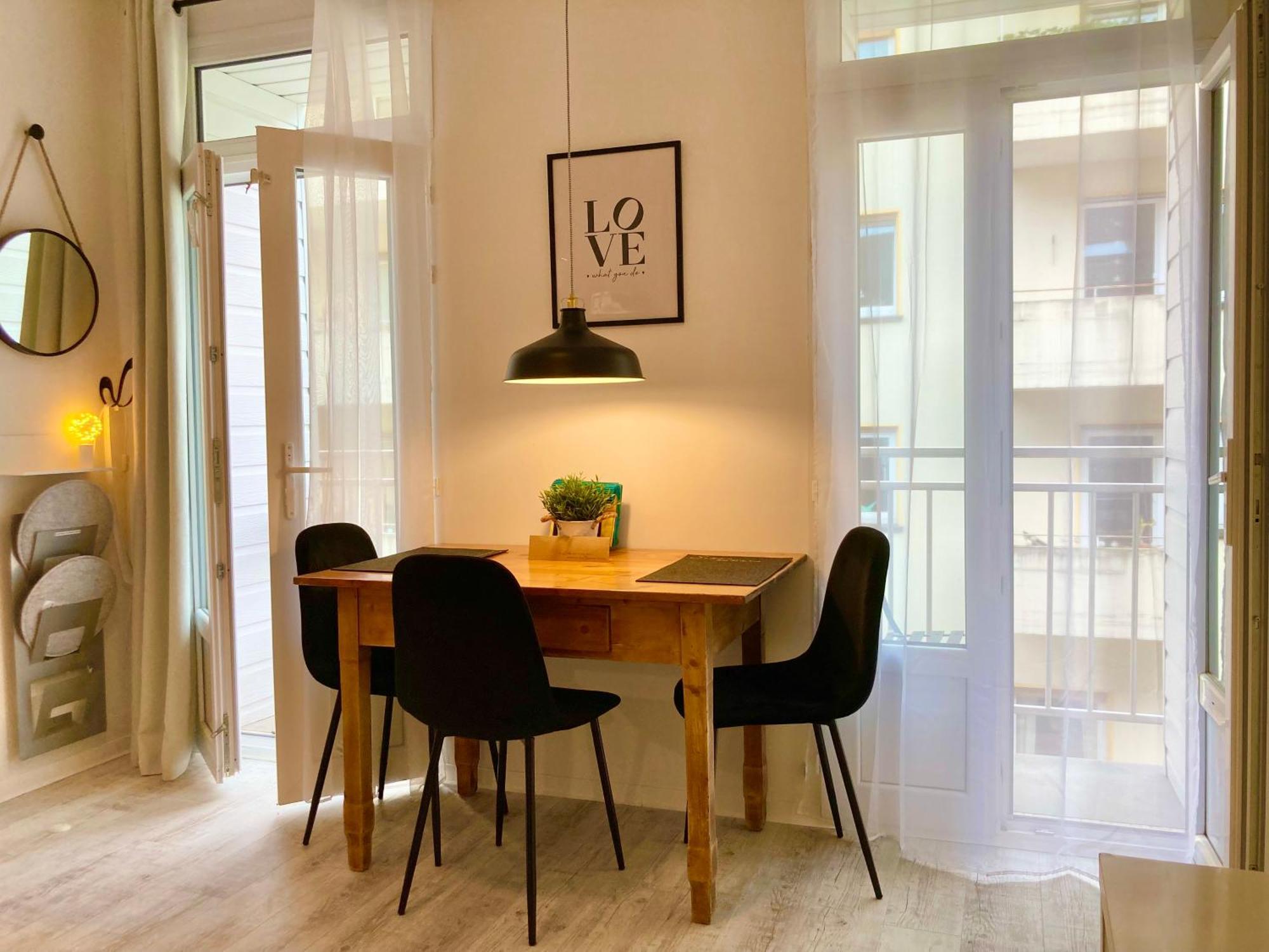 Living At Saarpartments - Adultsonly - Business & Holiday Homes With Kitchen For Long- And Short Term Stay, 3 Min To St Johanner Markt And Points Of Interest Саарбрюккен Экстерьер фото